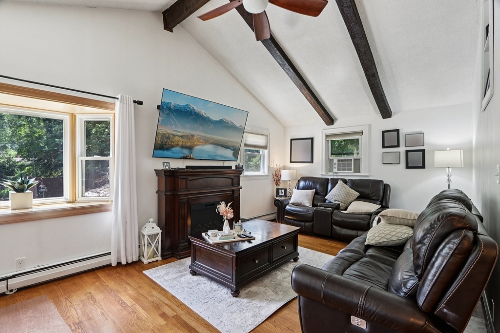 54 Oakwood Ave