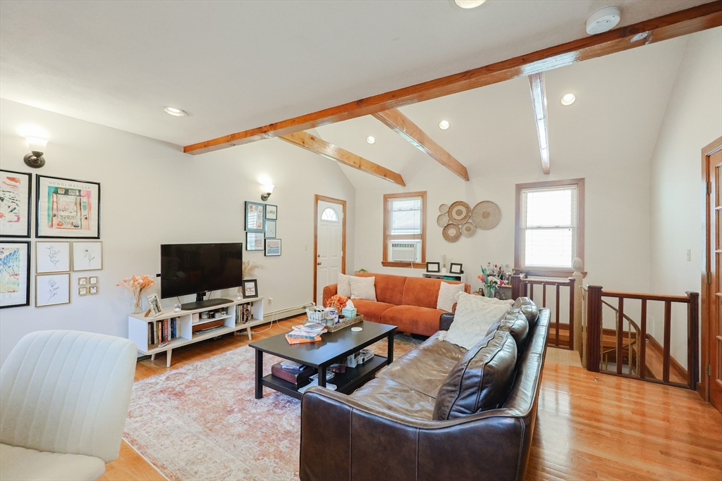 127 Amory St