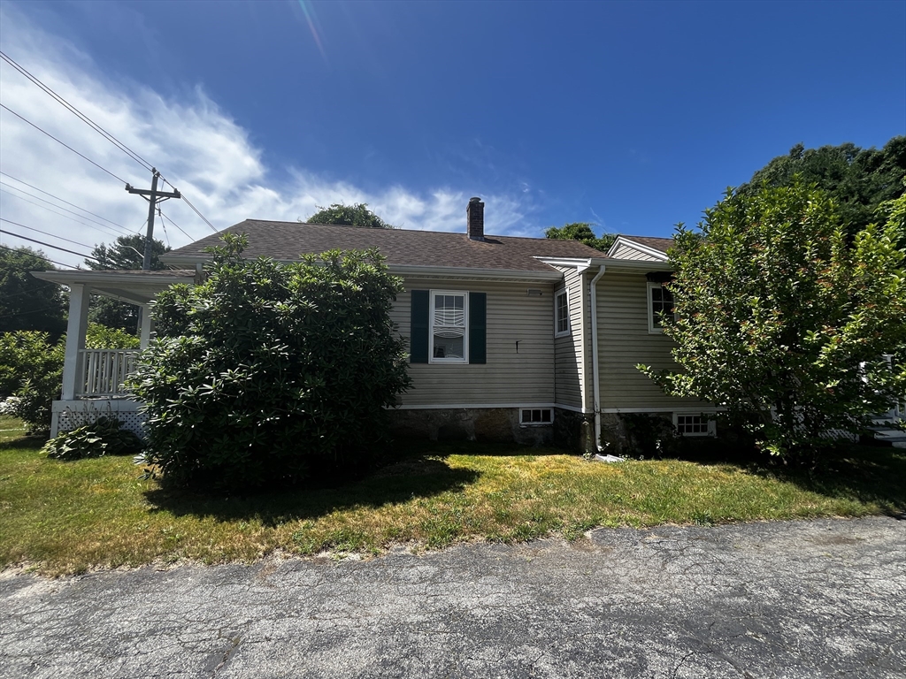703 Mill St