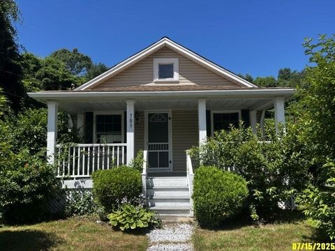 703 Mill St Marion MA 02738
