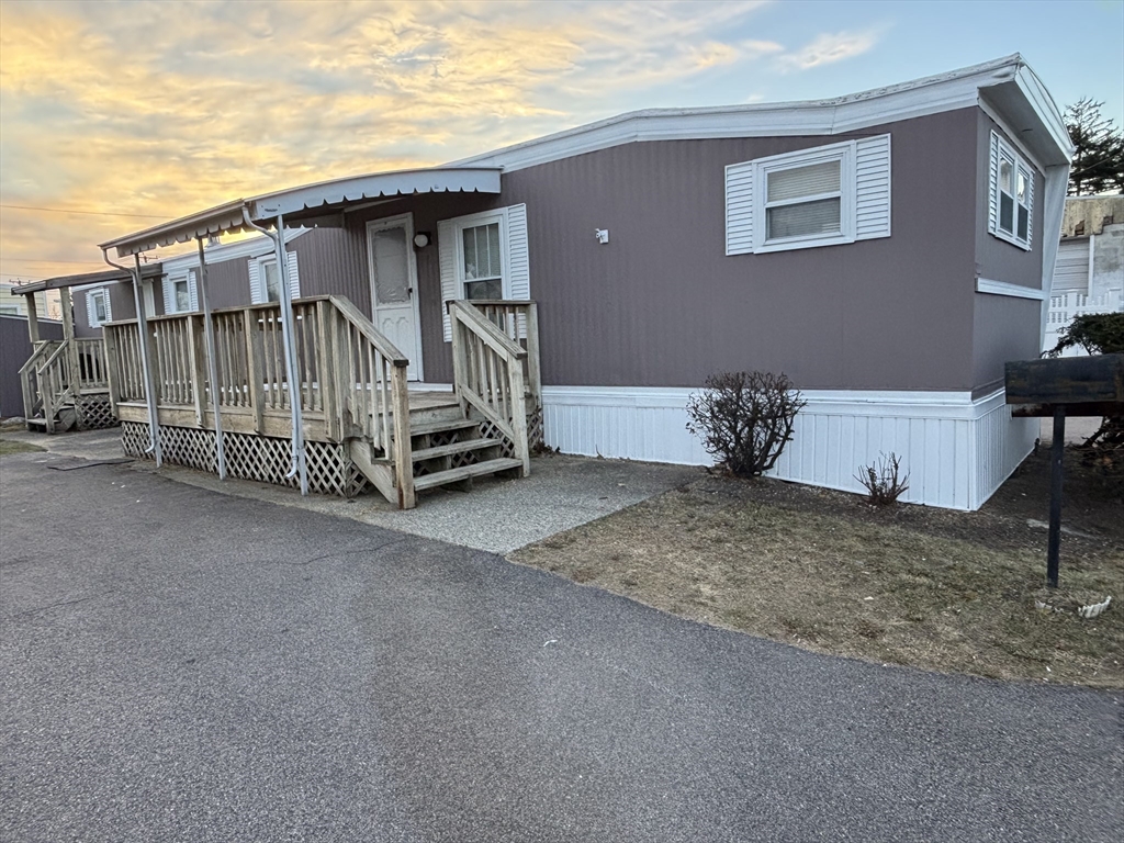 633 East Washington Street 17A