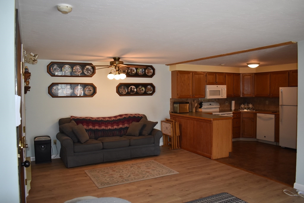 11 Hulbert Rd 1