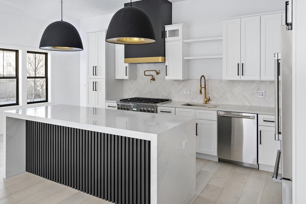 21 Woodbine St 21