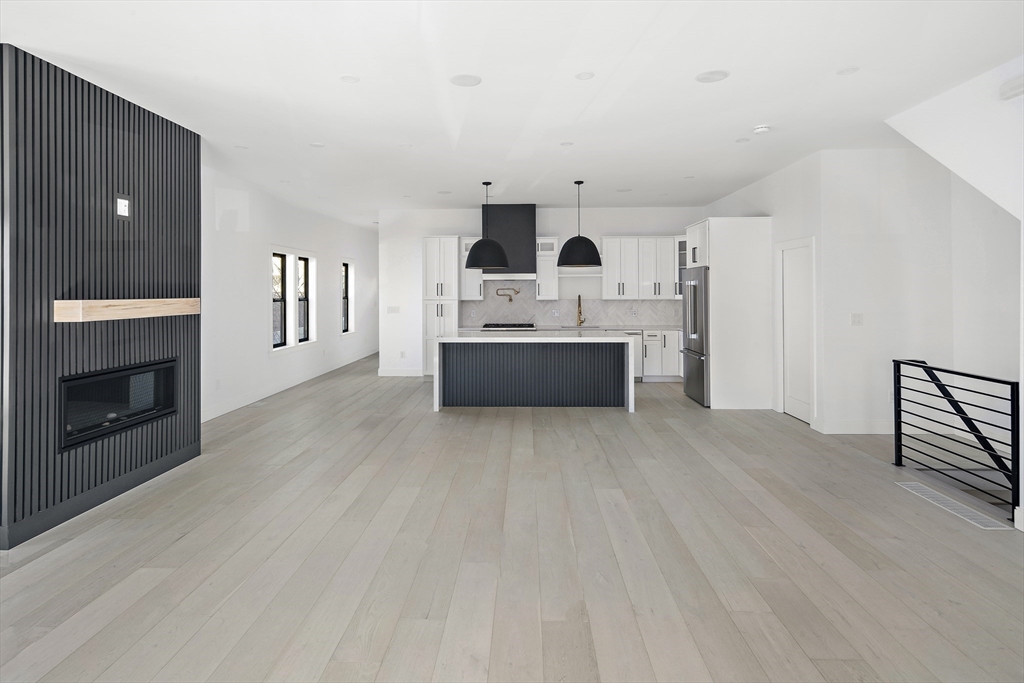21 Woodbine St 21