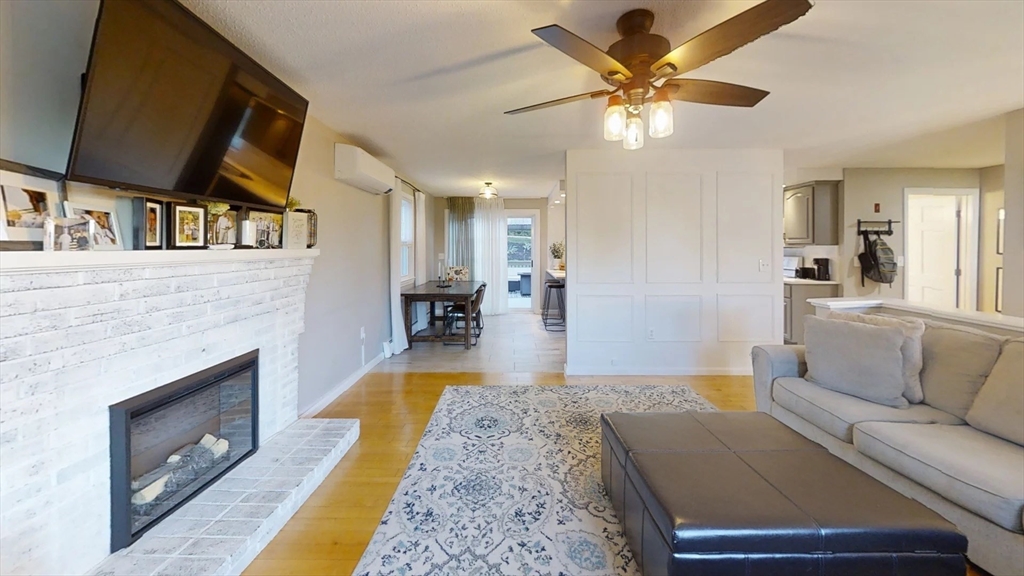 15 Peach Tree Ln