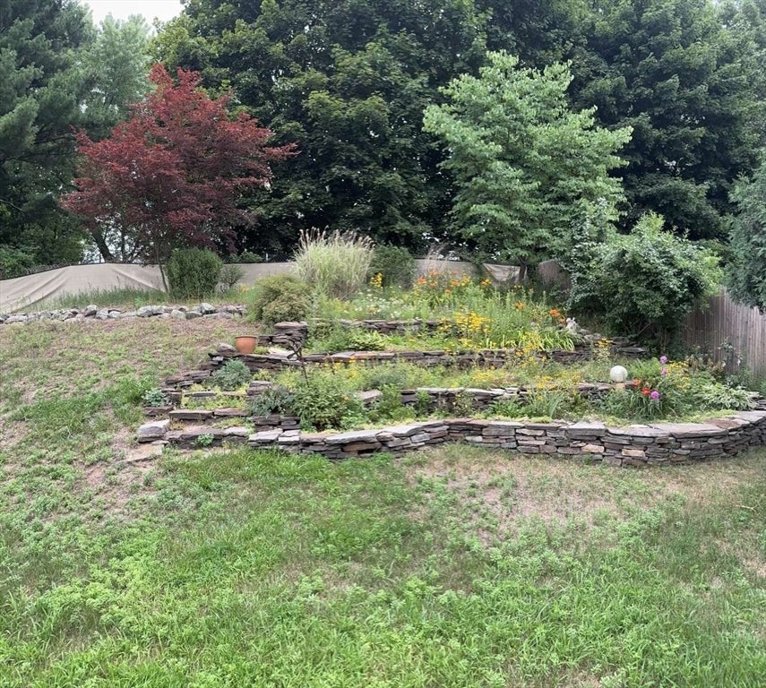 15 Wenonah Dr, Ludlow, MA Photo #17