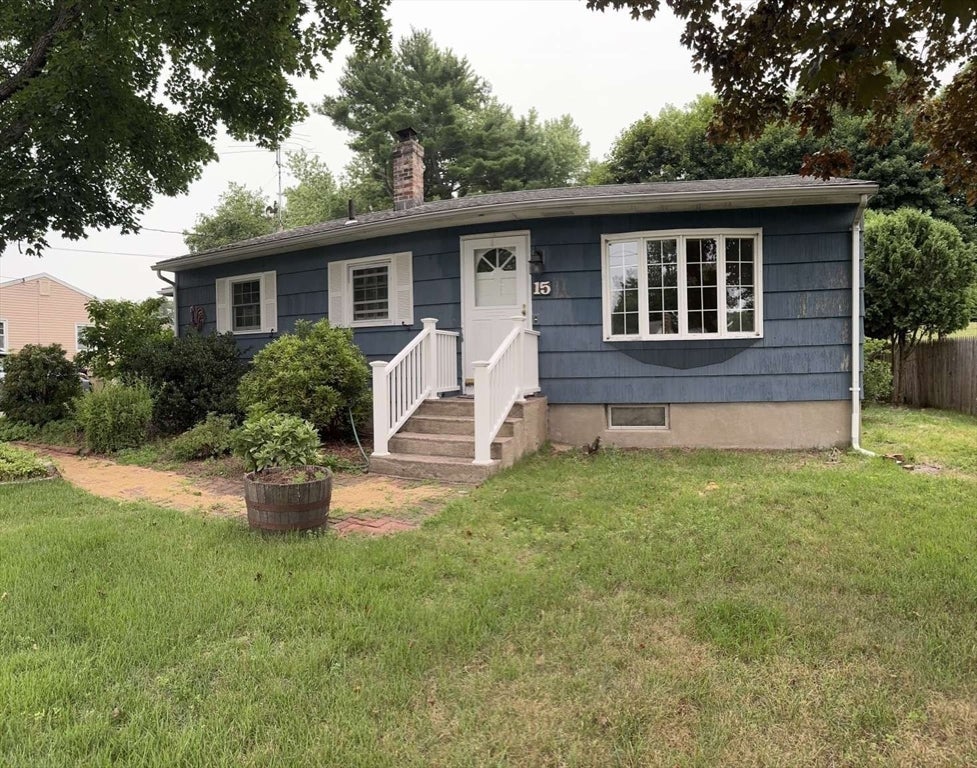 15 Wenonah Dr, Ludlow, MA Photo #1