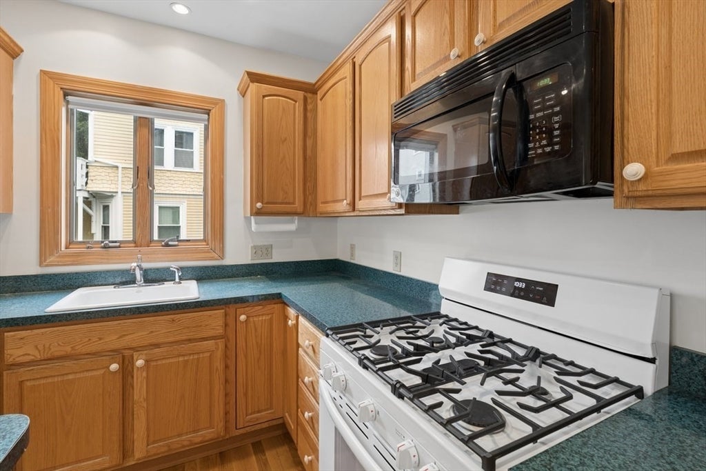 24 Richardson Ave #1, Wakefield, MA, 24 Richardson Ave #1, Wakefield, MA Photo #12
