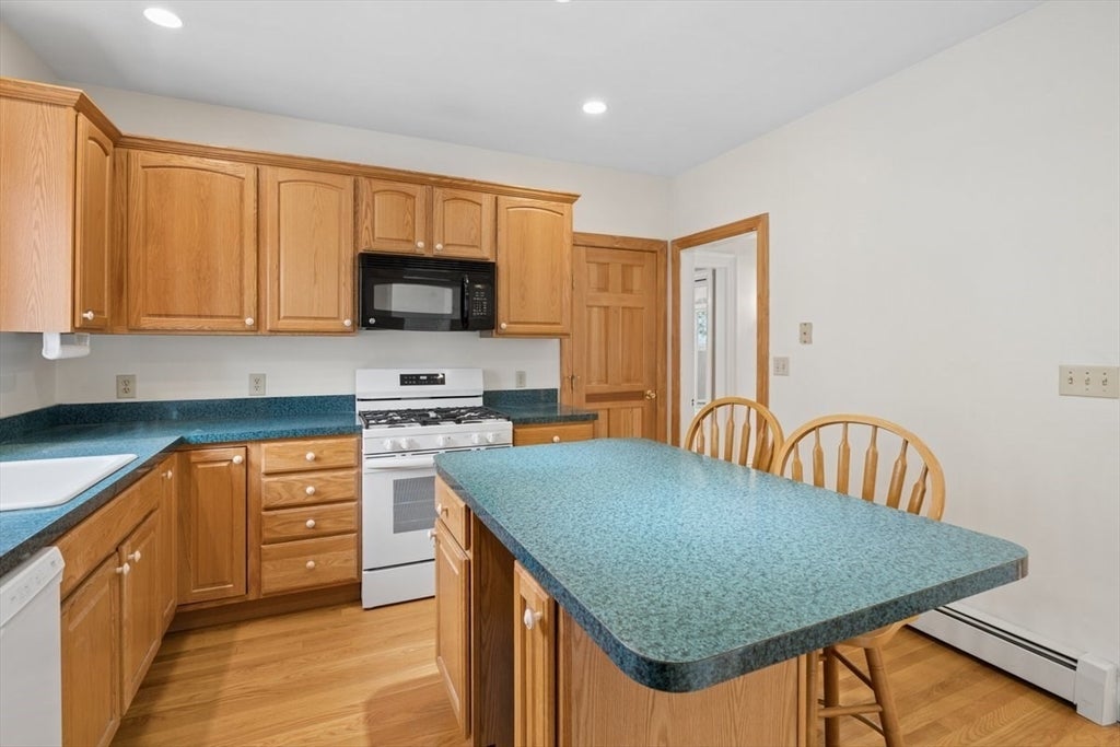 24 Richardson Ave #1, Wakefield, MA, 24 Richardson Ave #1, Wakefield, MA Photo #10