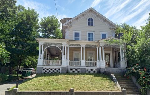 76 Charles St Fitchburg MA 01420