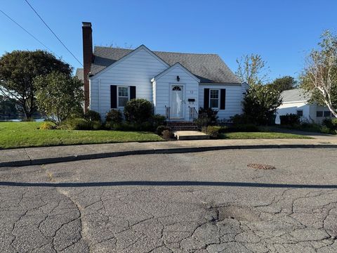 12 Pond View Rd Lynn MA 01904