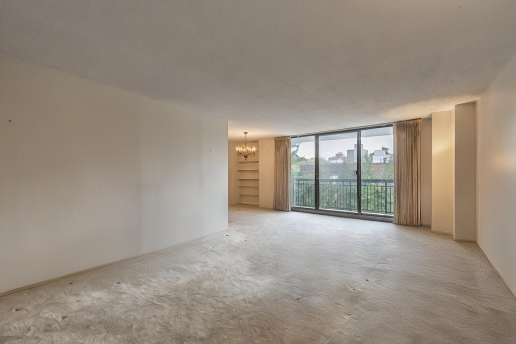 60 Longwood Ave. 403