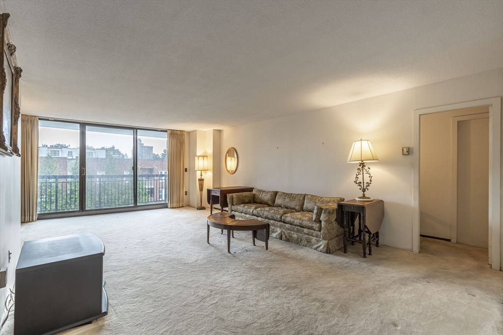 60 Longwood Ave. 403
