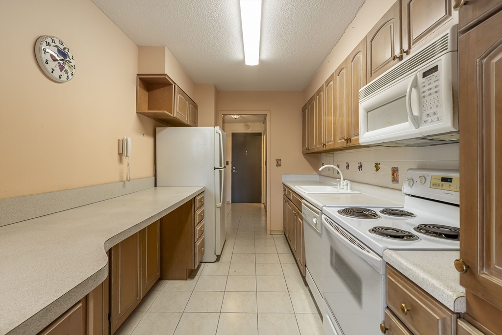 60 Longwood Ave. 403