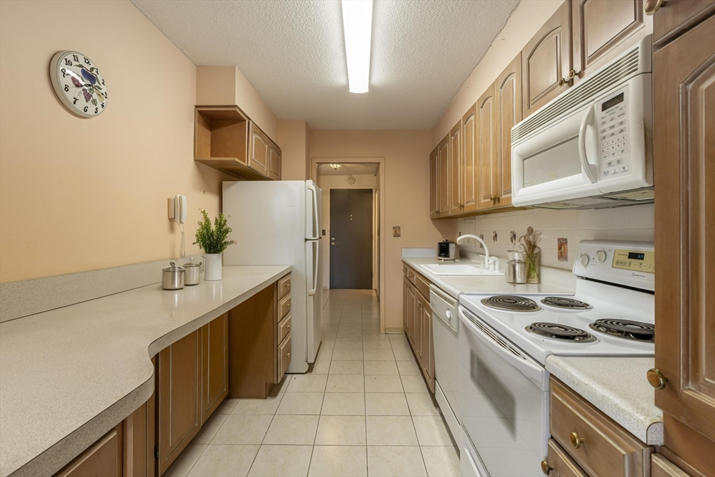 60 Longwood Ave. 403