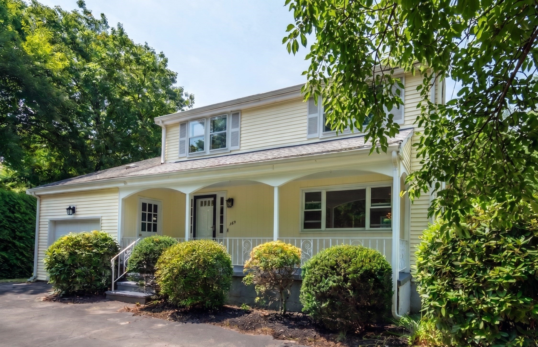 369 Dedham Ave