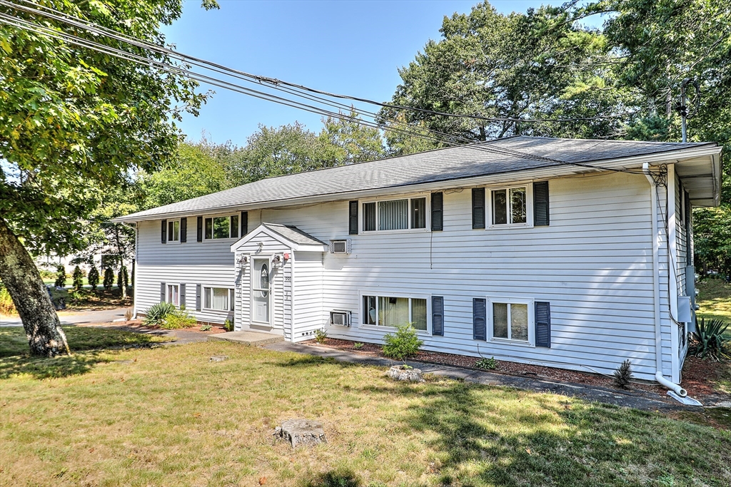 Photo: 991 Main St, Wareham, MA