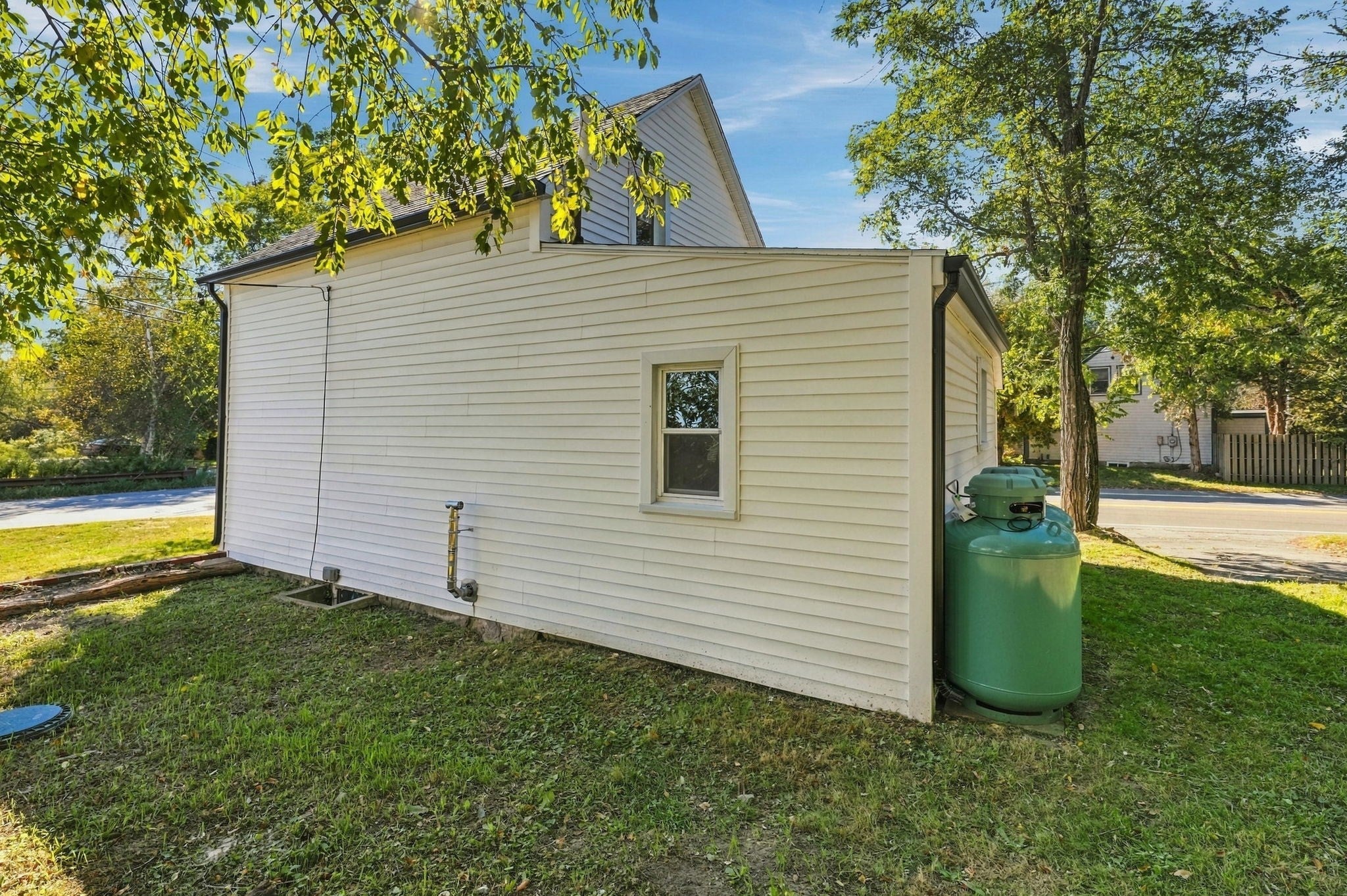 963 Russells Mills Rd, Dartmouth, MA Photo #5