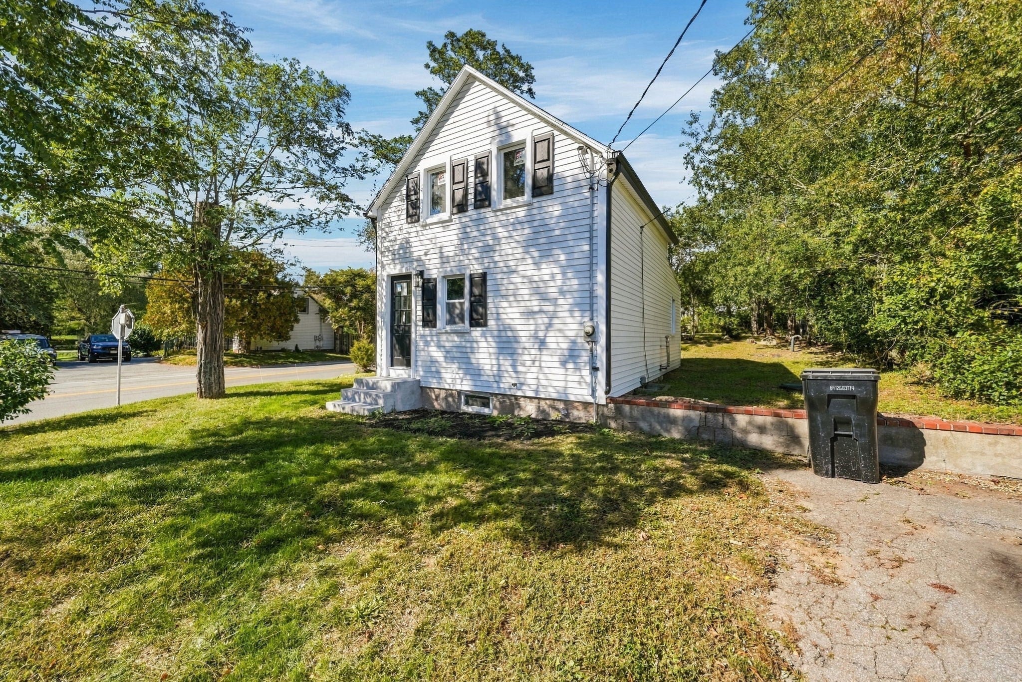 963 Russells Mills Rd, Dartmouth, MA Photo #3