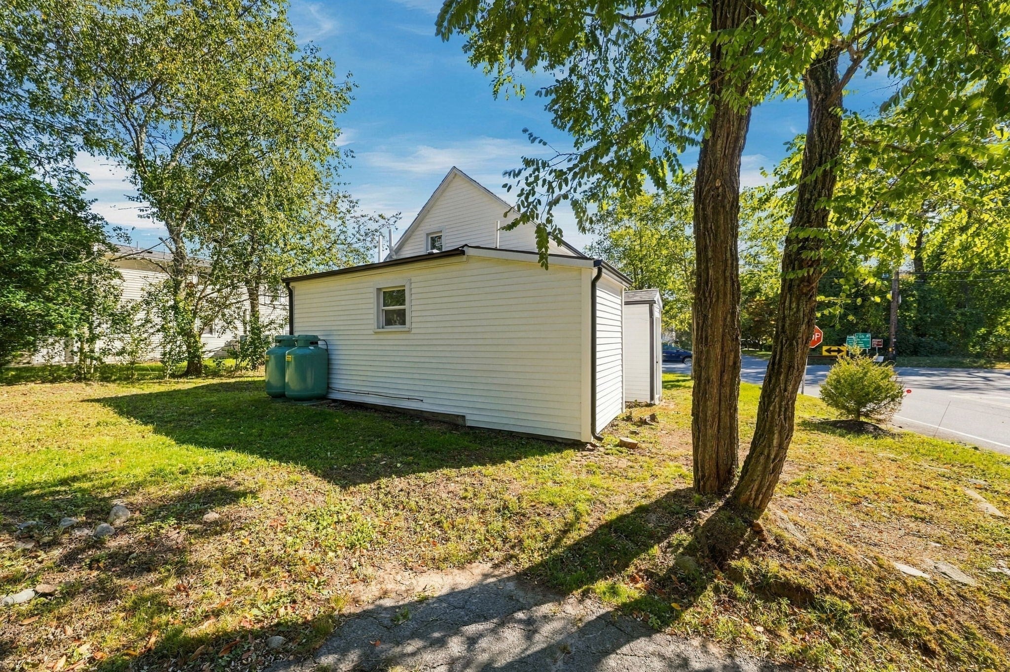 963 Russells Mills Rd, Dartmouth, MA Photo #8