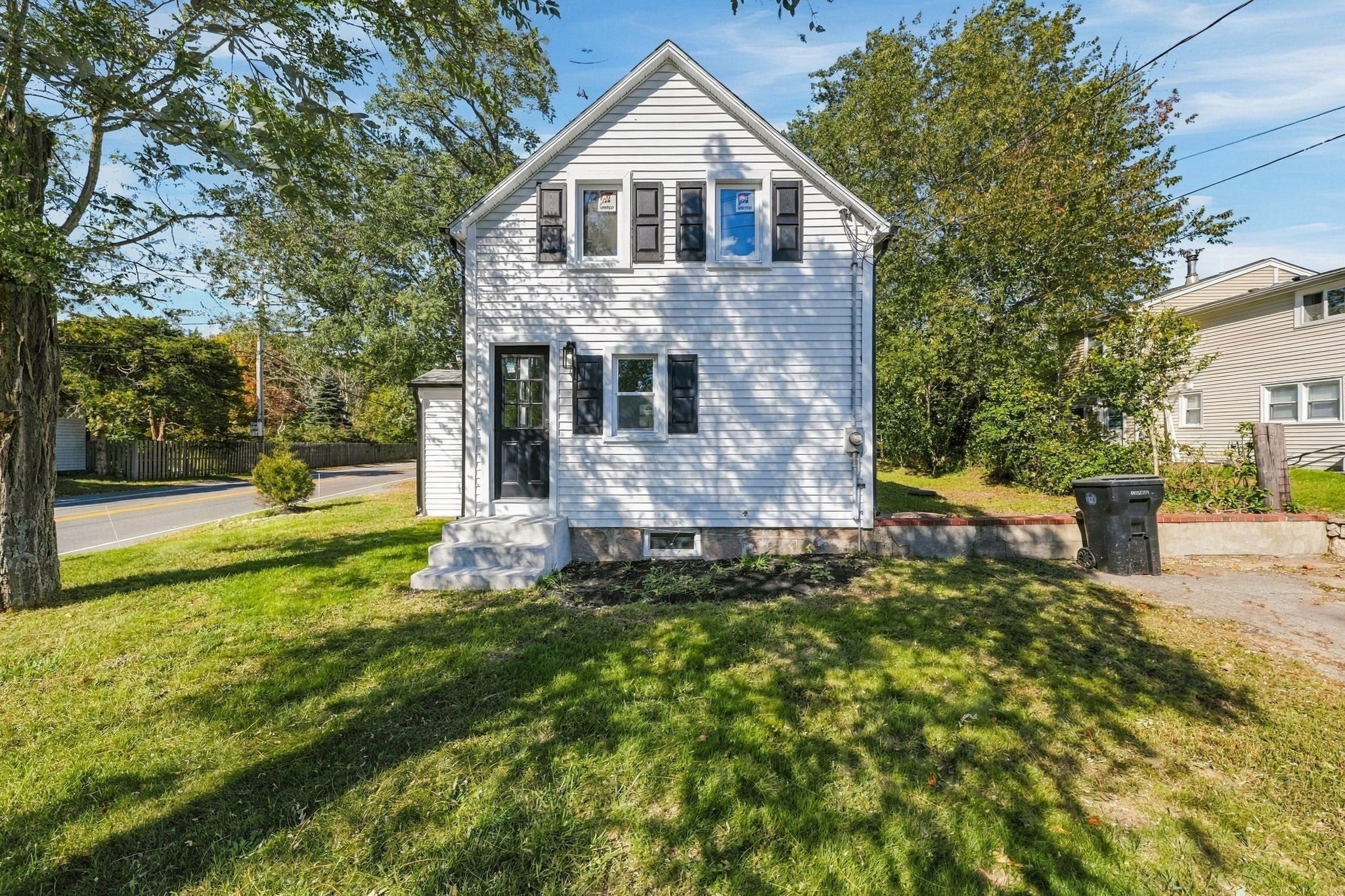 963 Russells Mills Rd, Dartmouth, MA Photo #2