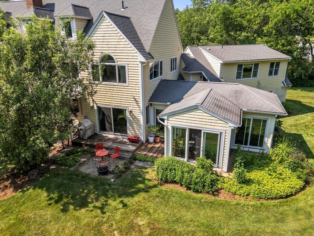 19 Indian Pipe Ln