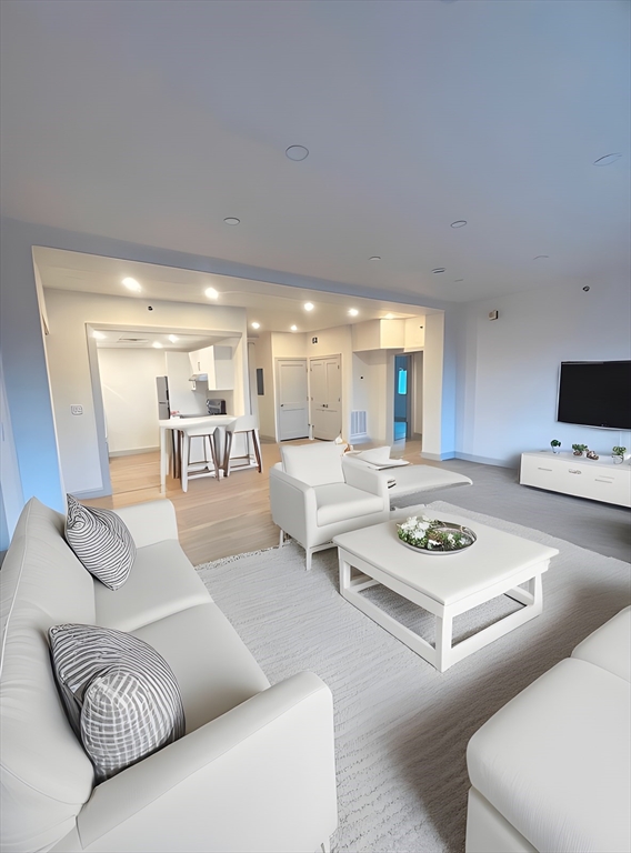 475 Commonwealth Avenue 701