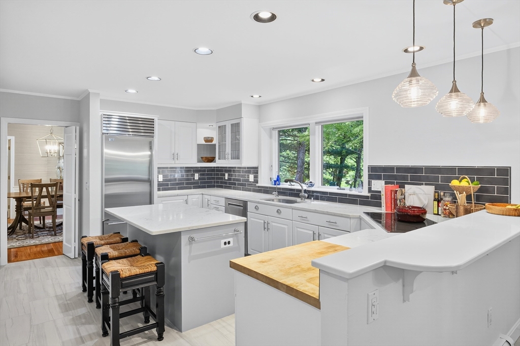 Orleans, Massachusetts 02653, United States, 4 Bedrooms Bedrooms, ,3 BathroomsBathrooms,Residential,Active,226252