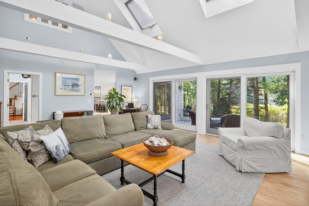 Orleans, Massachusetts 02653, United States, 4 Bedrooms Bedrooms, ,3 BathroomsBathrooms,Residential,Active,226252