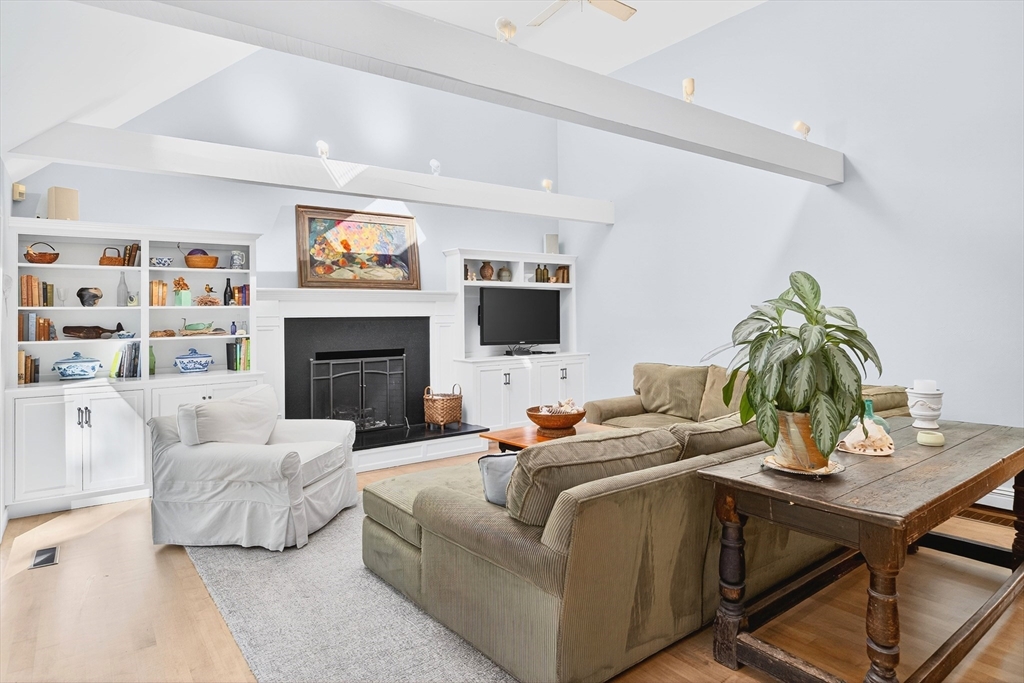 Orleans, Massachusetts 02653, United States, 4 Bedrooms Bedrooms, ,3 BathroomsBathrooms,Residential,Active,226252