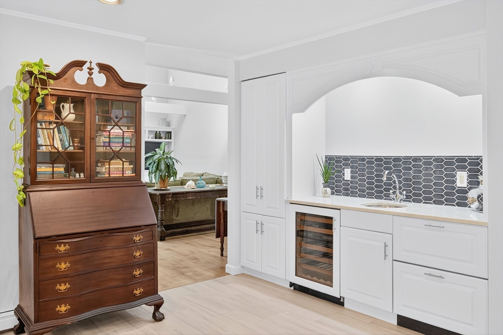 Orleans, Massachusetts 02653, United States, 4 Bedrooms Bedrooms, ,3 BathroomsBathrooms,Residential,Active,226252