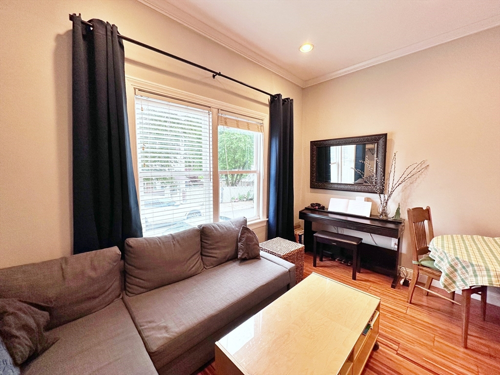 499-501 Sumner St 1