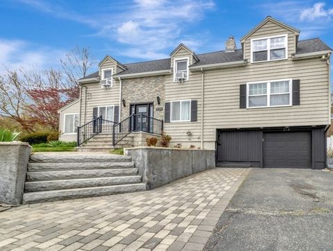 Photo of 216 Lynn Fells Pkwy, Saugus, MA 01906 (MLS # 73503779)