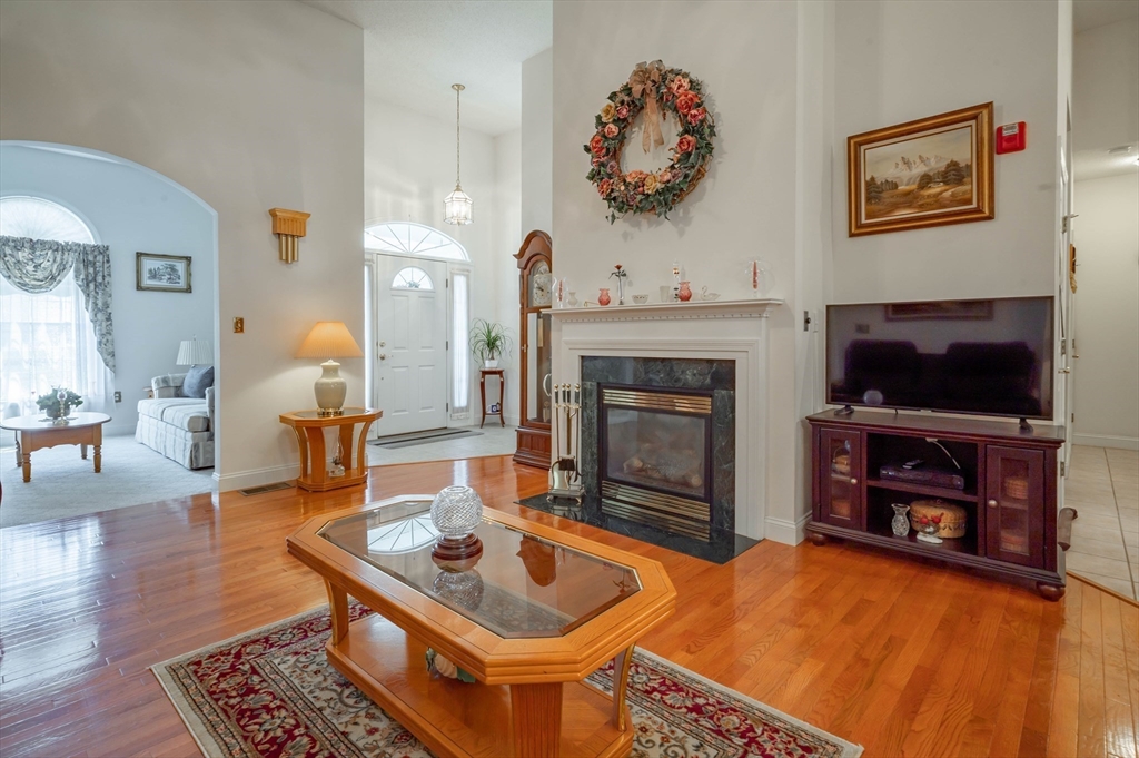 38 Holly Ln 38