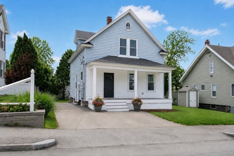 Photo of 28 Greendale Ave, Worcester, MA 01606 (MLS # 73527394)