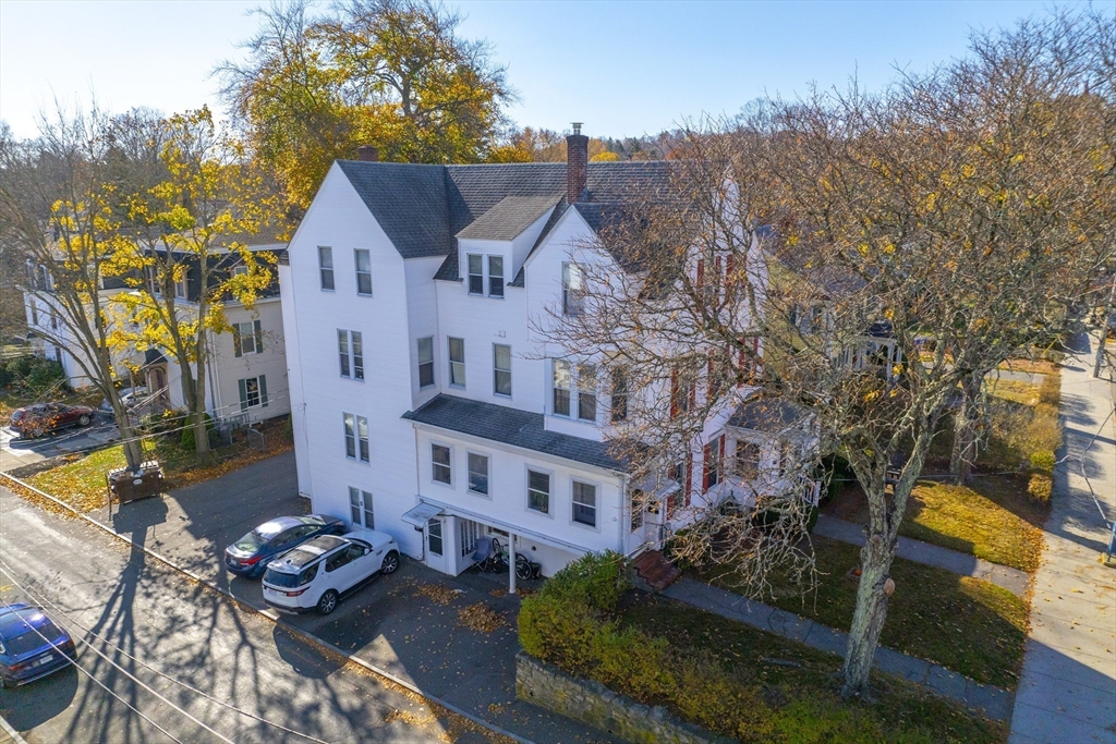 50 W Main St