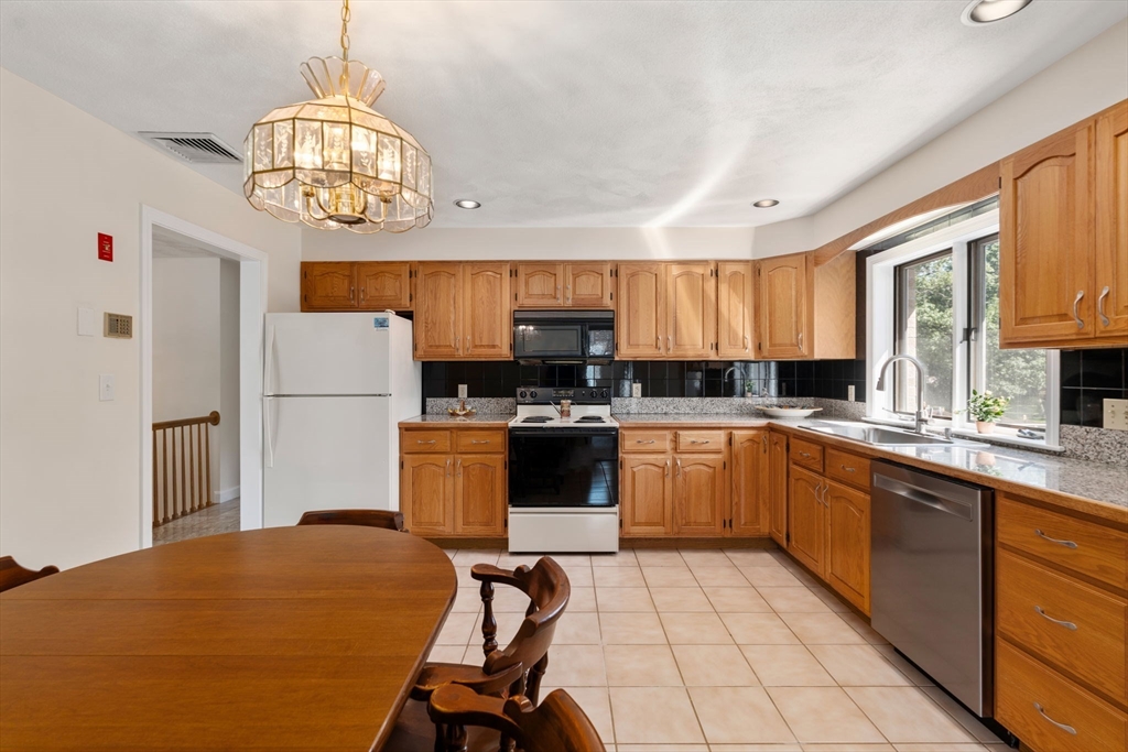 6 Gavin Cir