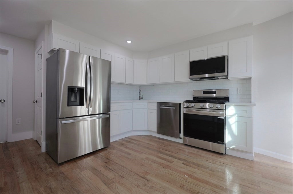 3 Appian Place single fam, Boston, MA Photo #7