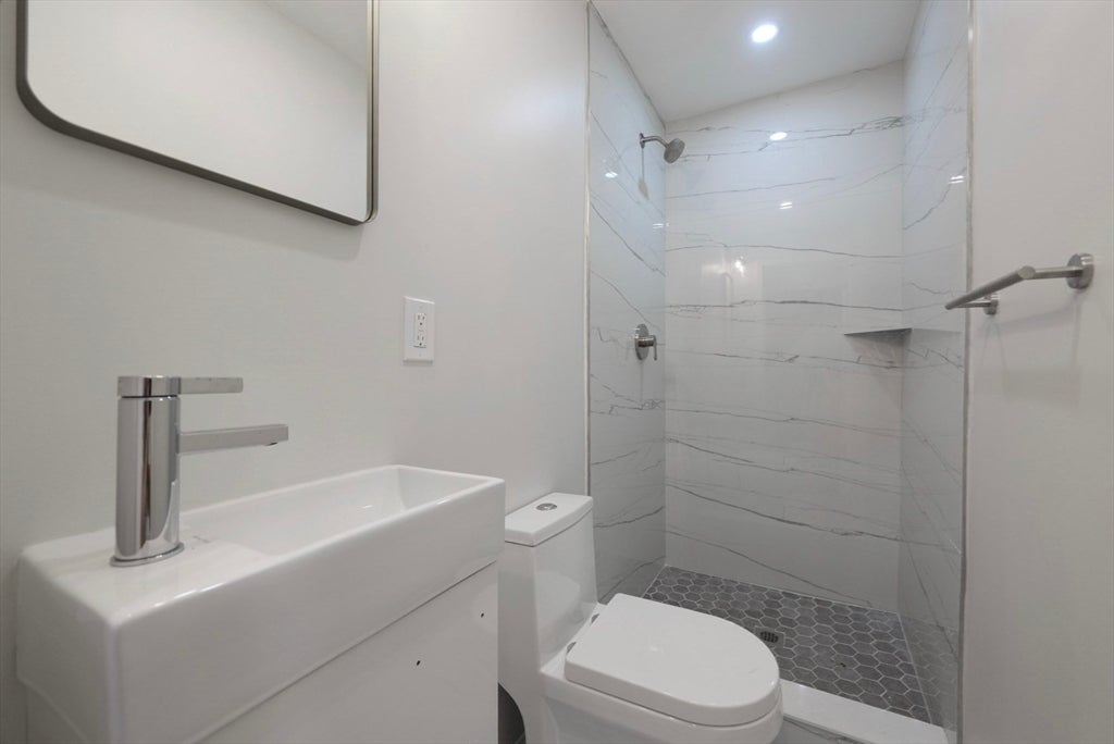 3 Appian Place single fam, Boston, MA Photo #11