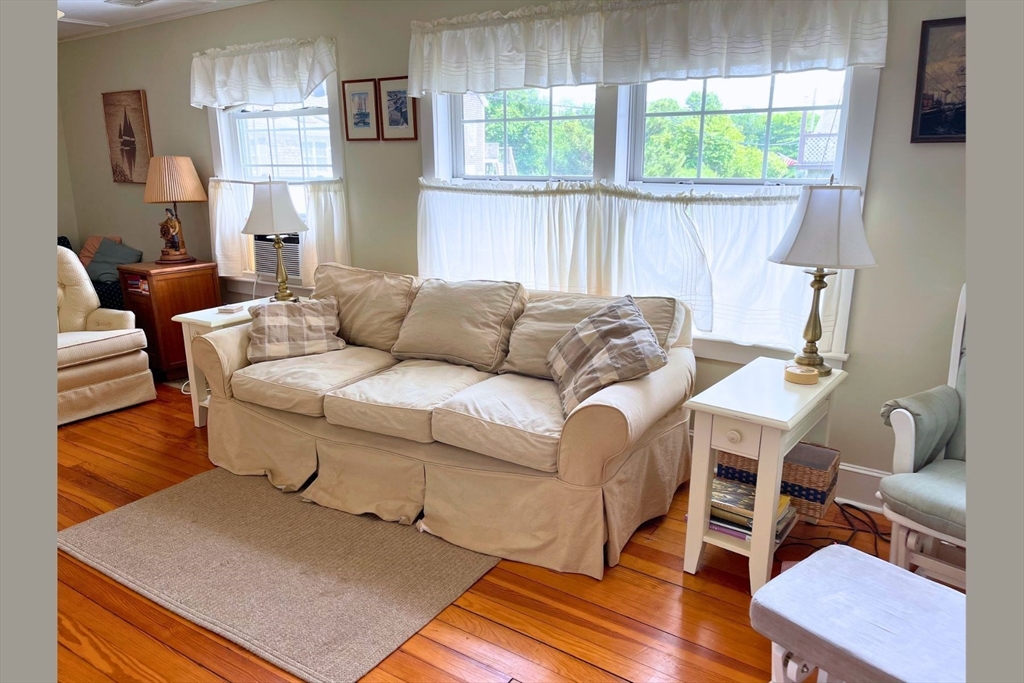 48 Angelica Ave