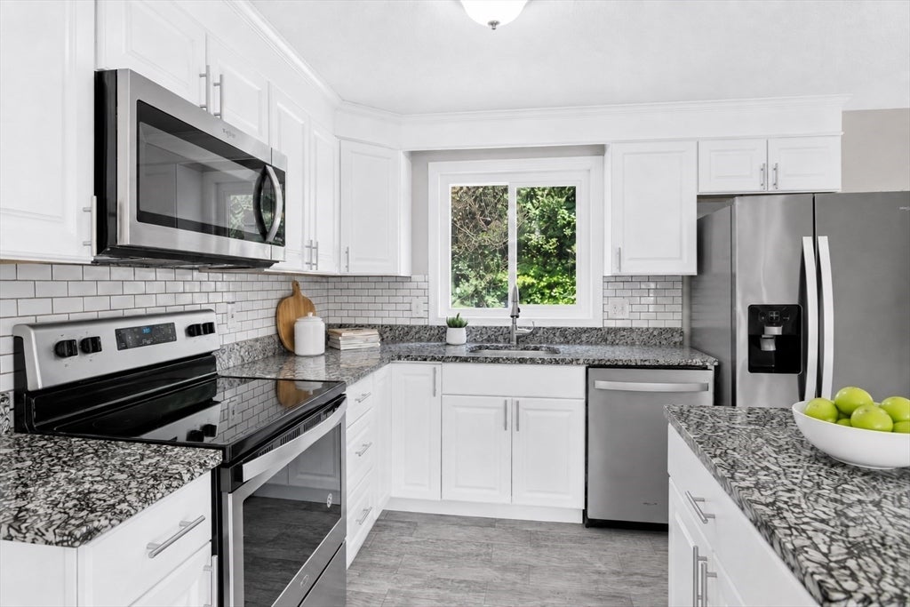 59 Brookside Ave