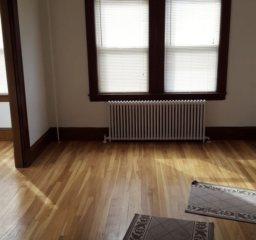 11 Bateman St 1