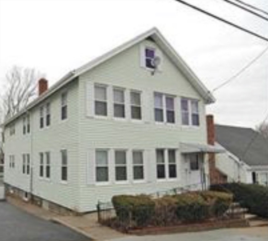 11 Bateman St 1
