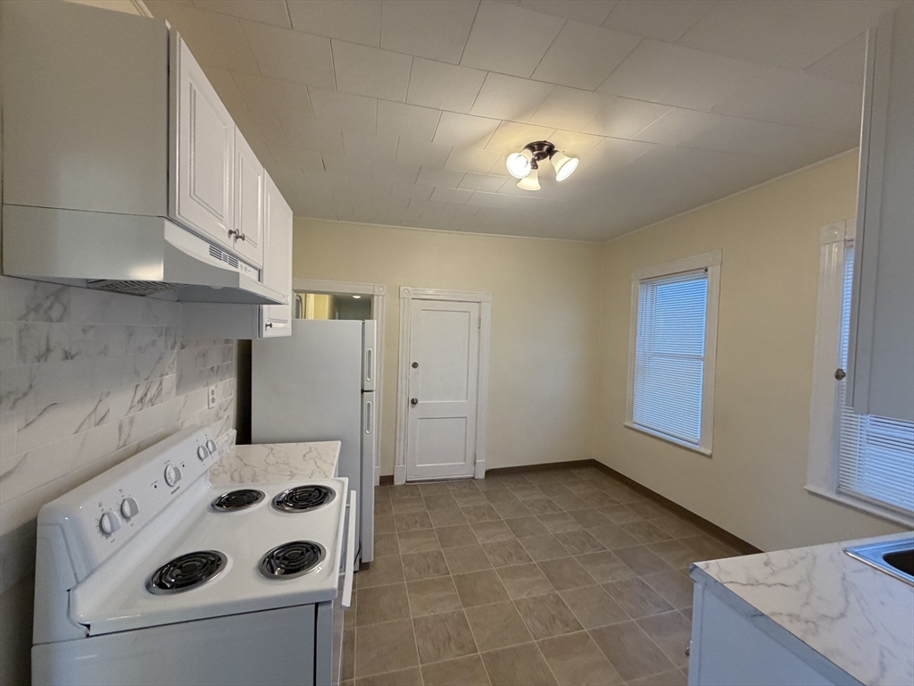 553 Washington Ave 3