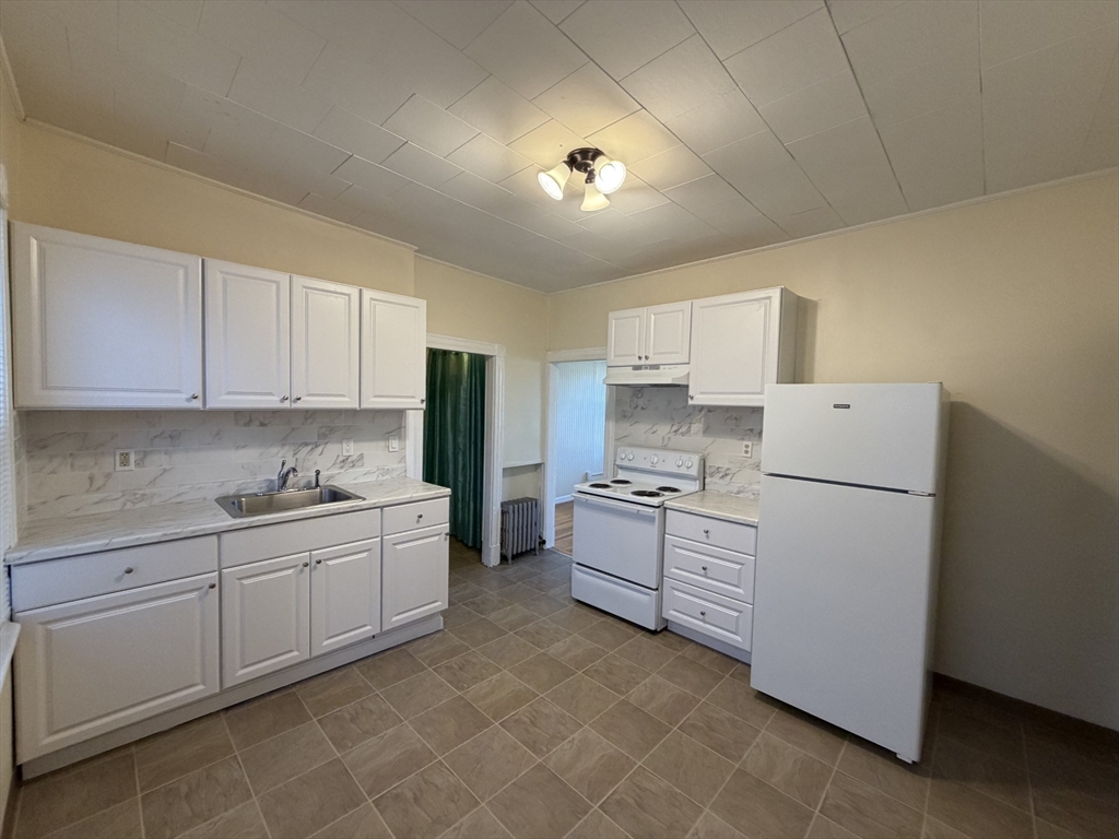 553 Washington Ave 3