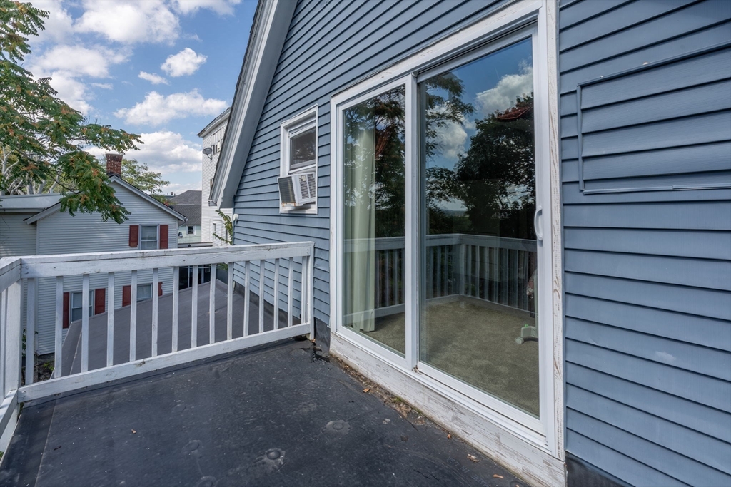 212 High St