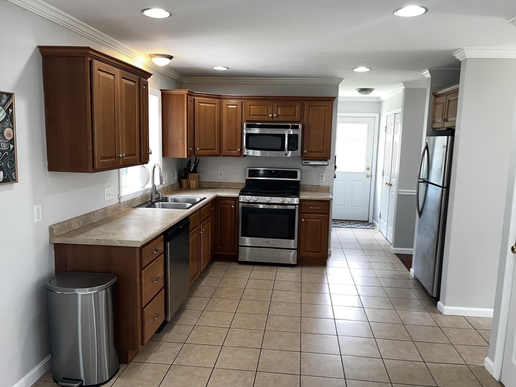 2 Erick Road, Mansfield, MA Photo #11