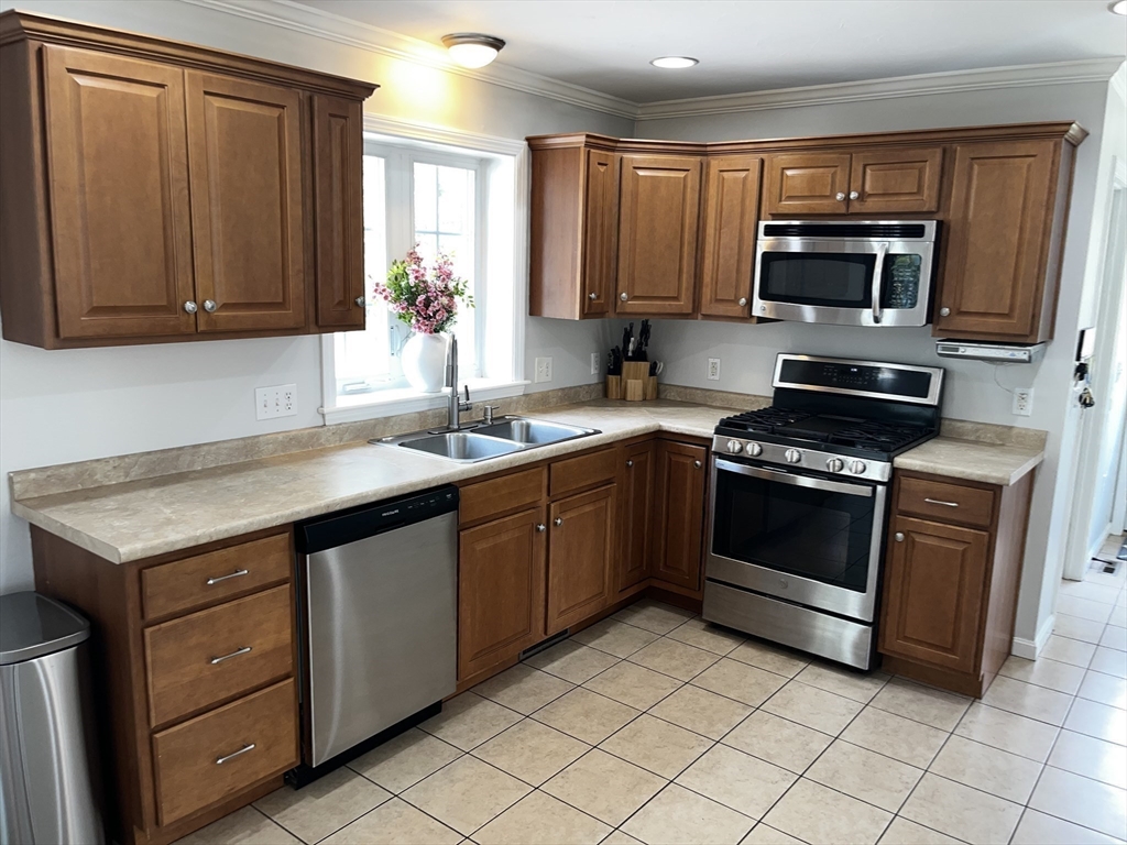 2 Erick Road, Mansfield, MA Photo #10
