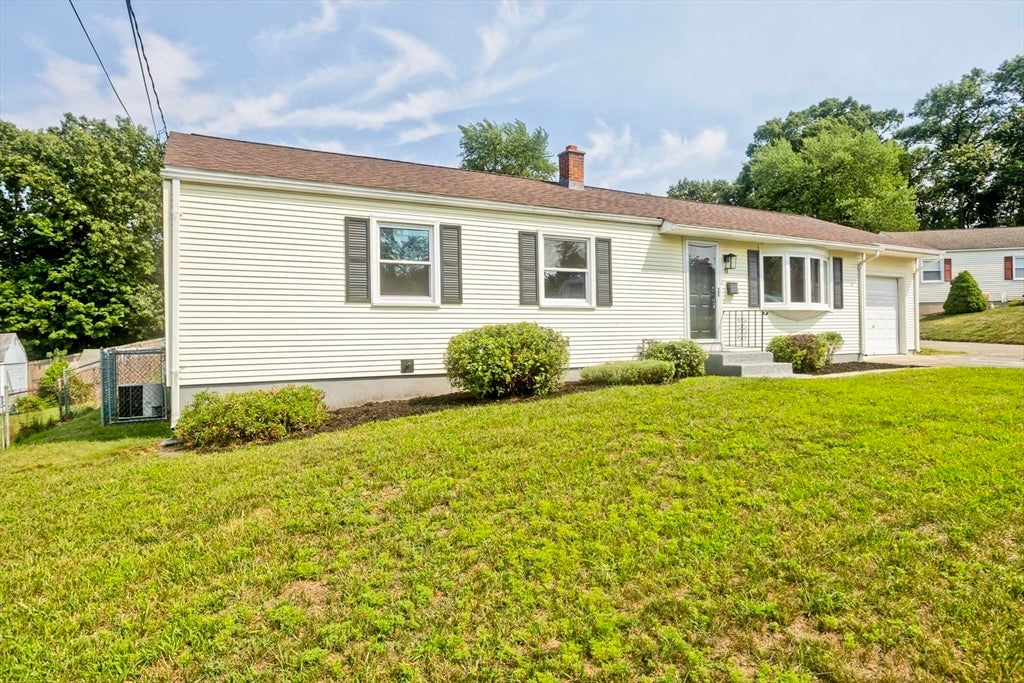 11 Mountainview St