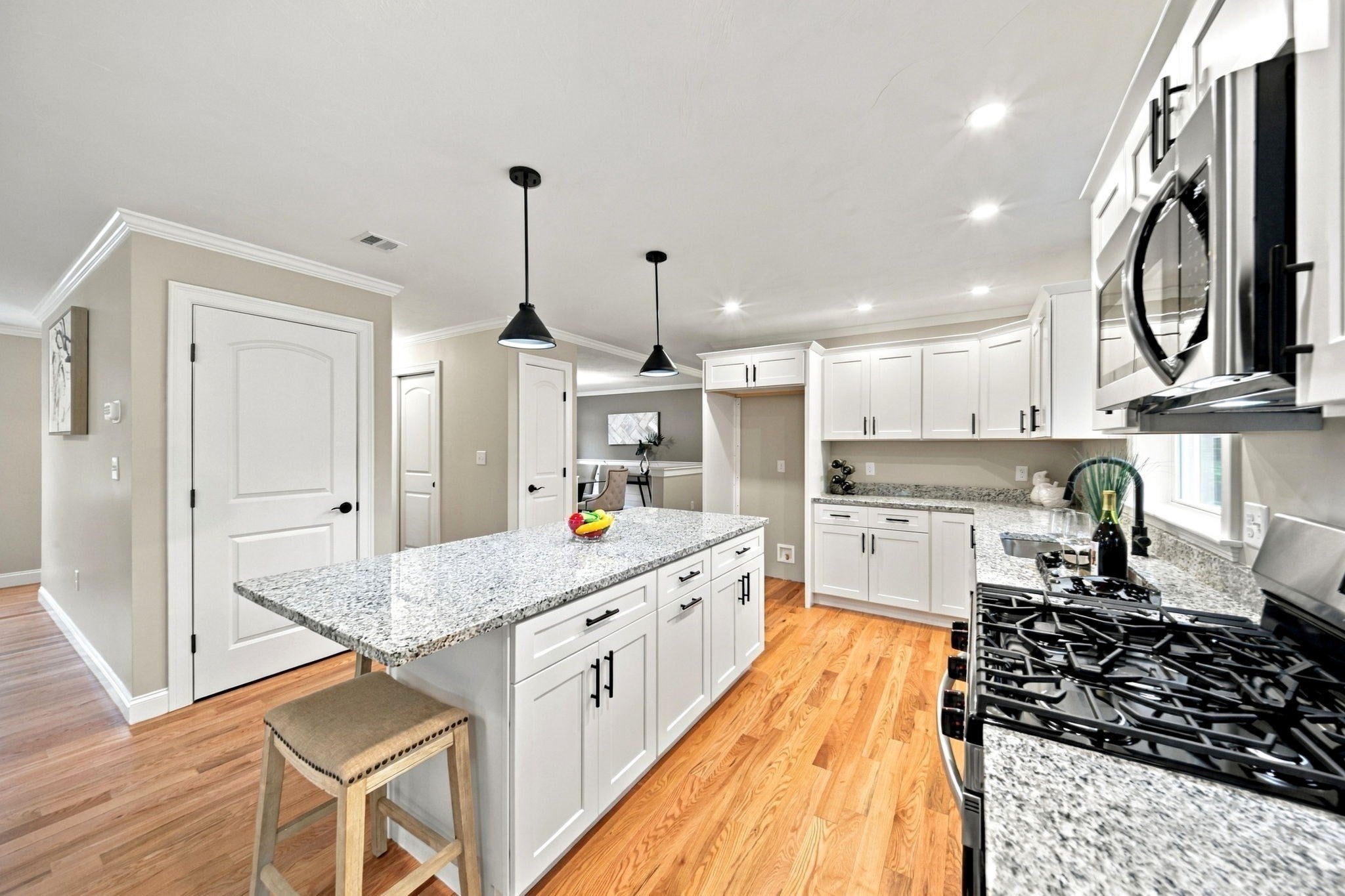 81 Sherrick Ave, Holbrook, MA Photo #9